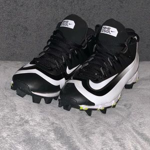Brand NEW! MAKE OFFER!Nike Cleats, Huarache BSBL